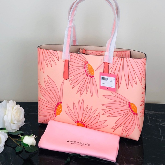 ❤️SOLD OUT❌Kate Spade Molly Flower Falling Tote❤️ - Picture 4 of 16